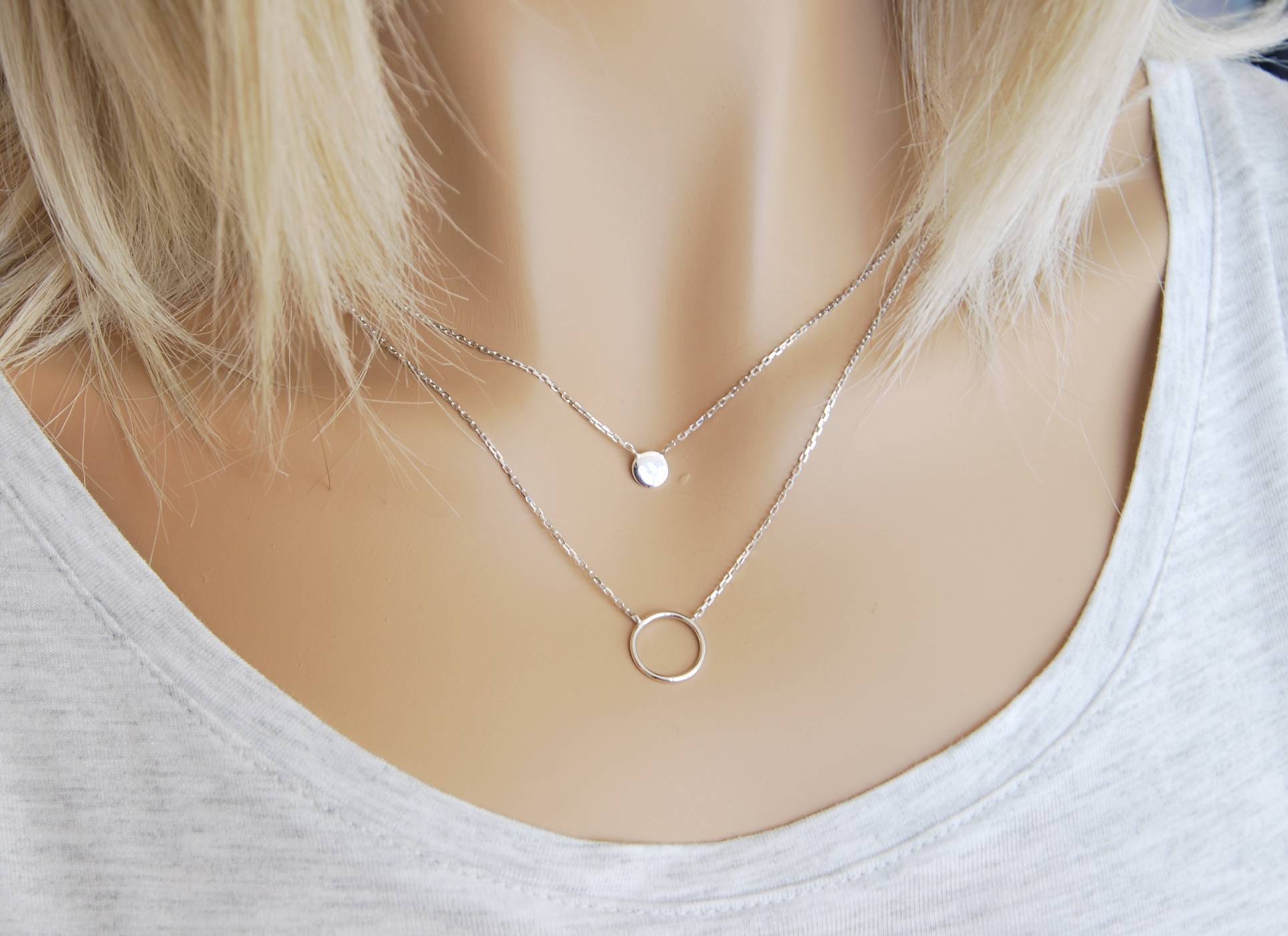 collier argent superposé